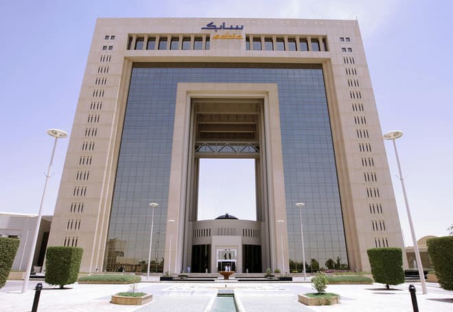 كأول مصنع كيماويات في العالم .. "سابك" تعتزم تشغيل مصنع كامل بالطاقة المتجددة