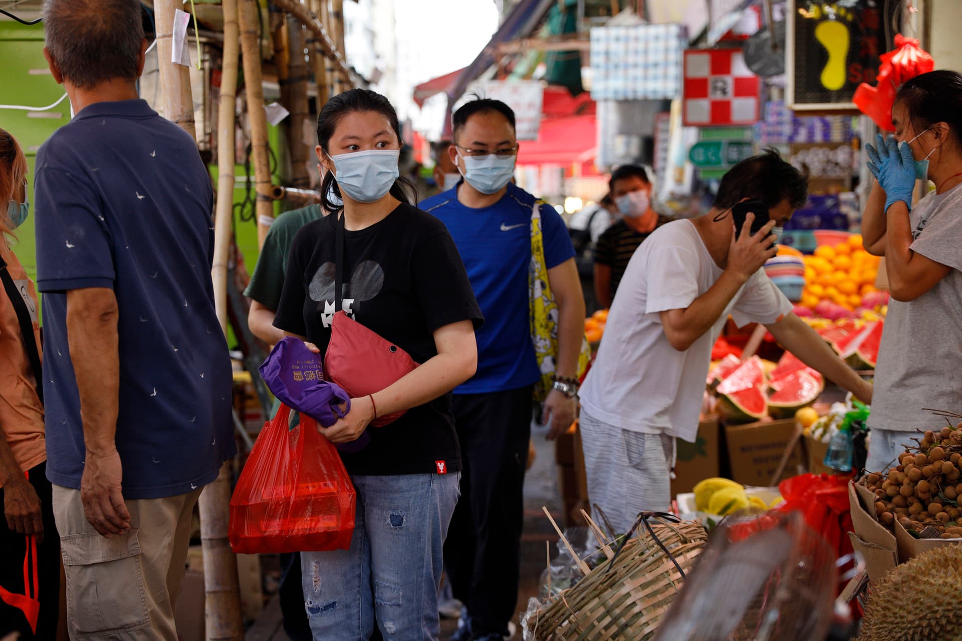 عتبة وفيات مروعة بكورونا في أمريكا والبرازيل وصدمة اقتصادية في العالم