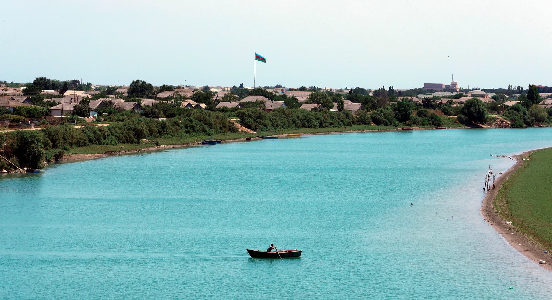 عطشى على ضفاف النهر.. التغير المناخي يخفّض مستوى المياه في الأنهار الحيوية