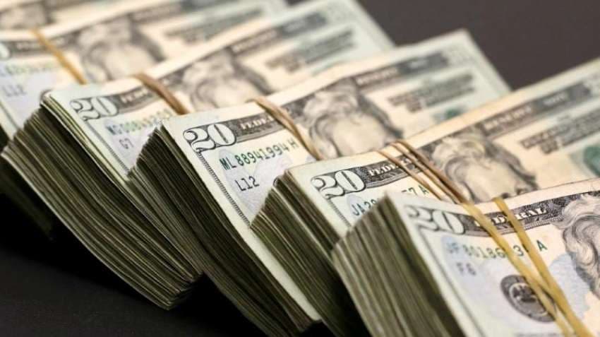 الدولار يستقر أمام معظم العملات والأنظار على مخاطر إجراءات العزل