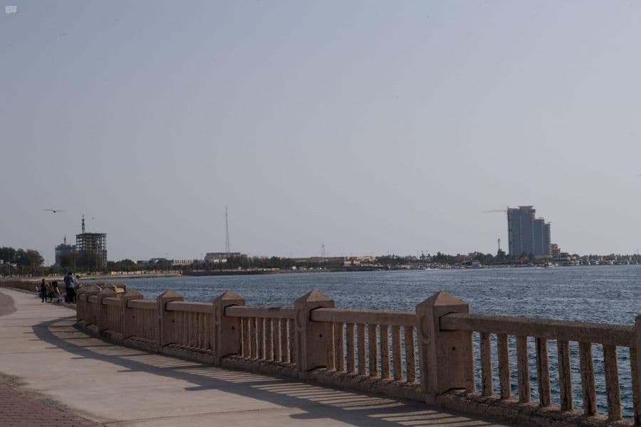 من وجهات المملكة السياحية .. خليج أبحر صفاء الماء ونقاء الهواء