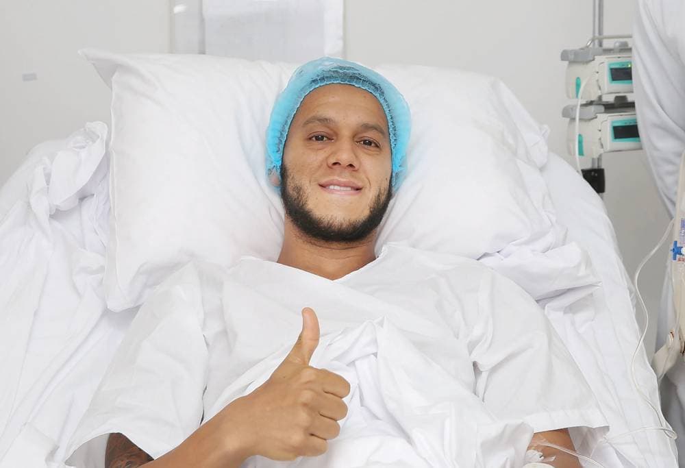 ملياردير ياباني سيصبح أول راكب في رحلة خاصة حول القمر