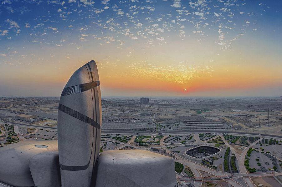 يحمل البرنامج ست ورش عمل رئيسة. "واس"