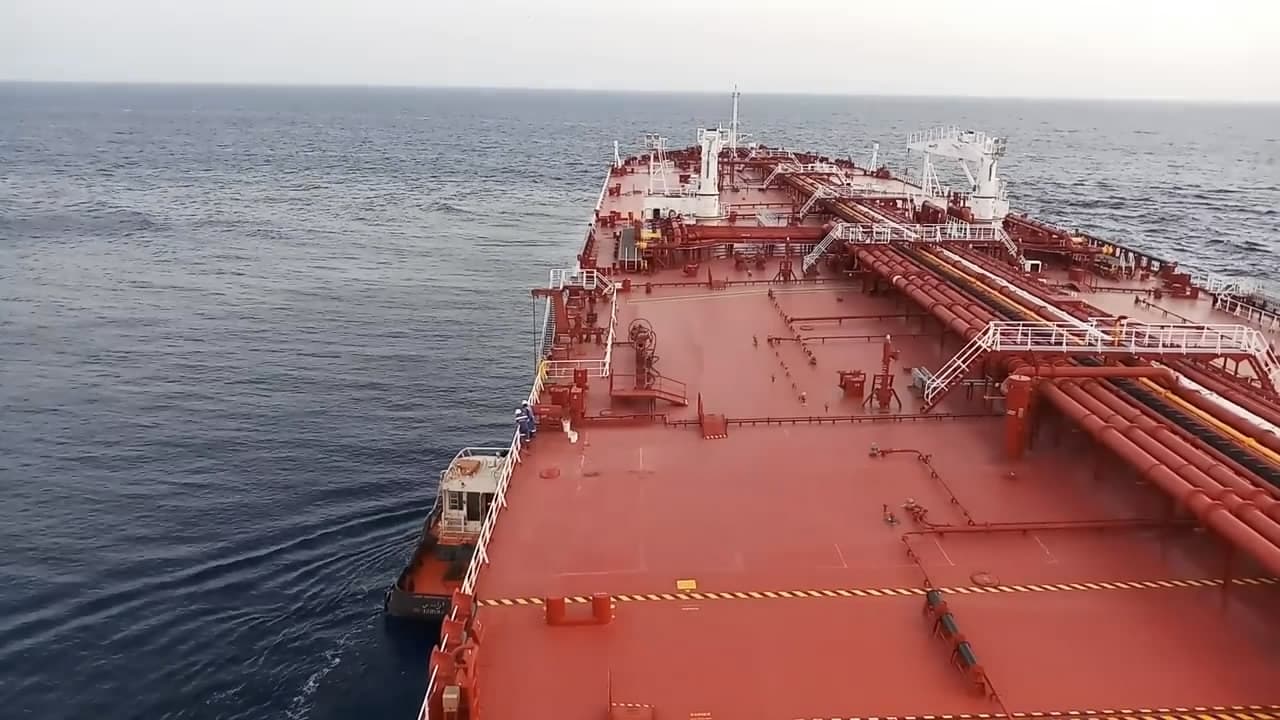 ناقلة نفط تتجه لمرسى الحريقة الليبي بعد رفع جزئي لحالة القوة القاهرة