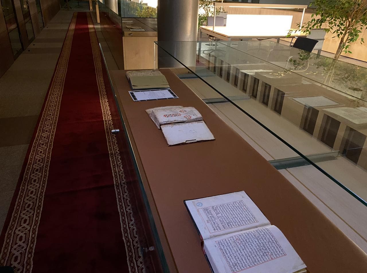 أكثر من 2.4 مليوني كتاب ودورية ووثيقة في مكتبة الملك فهد الوطنية