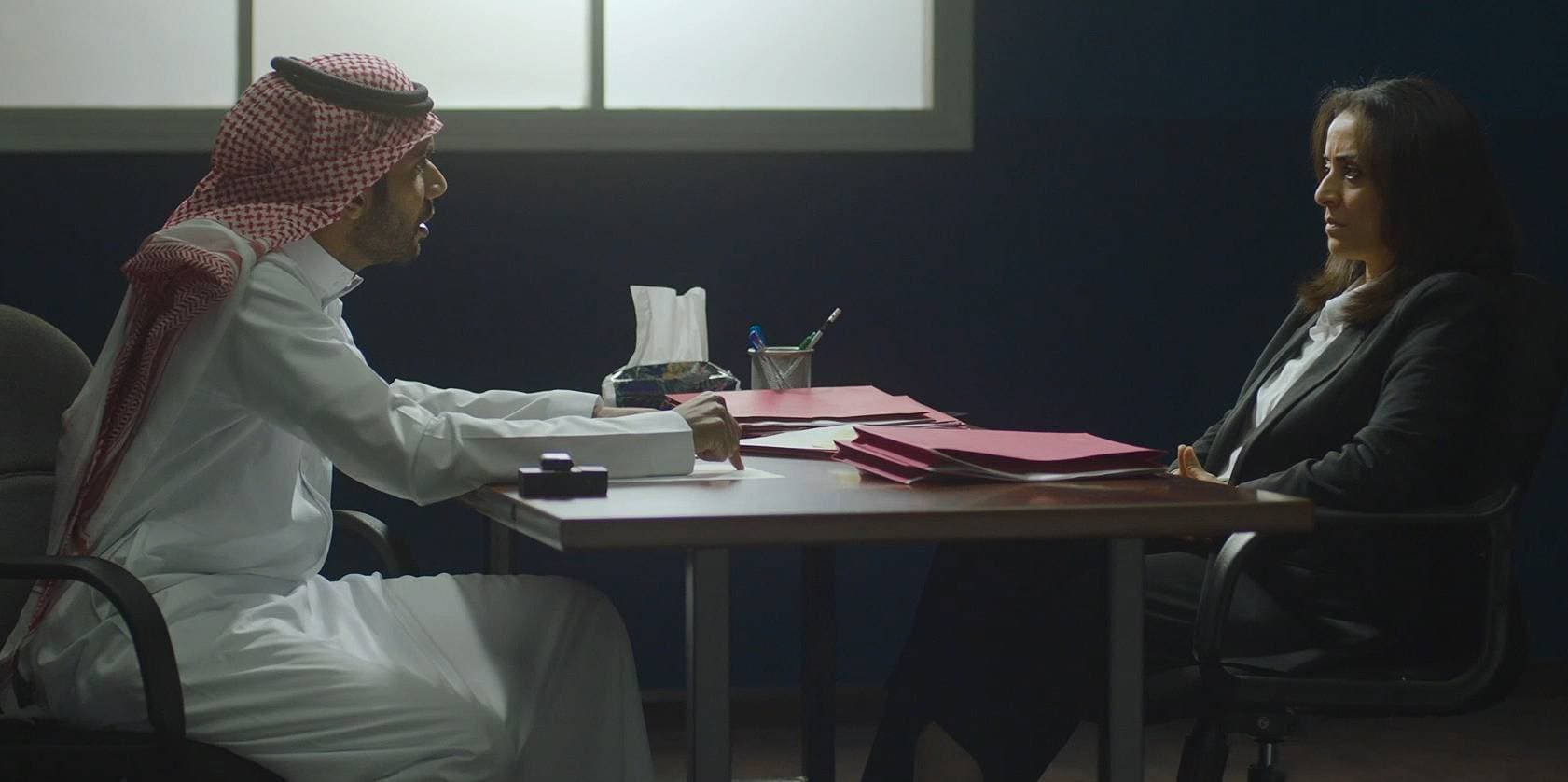 مشهد من العمل.