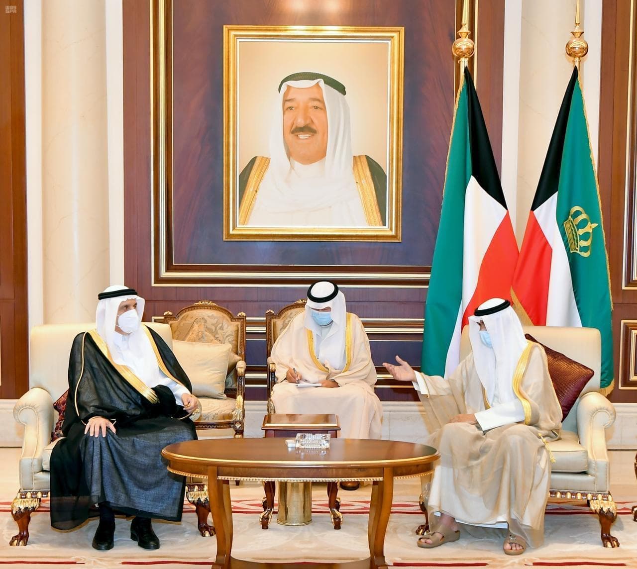 نيابة عن الملك .. منصور بن متعب يصل الكويت لتقديم العزاء في أميرها الراحل