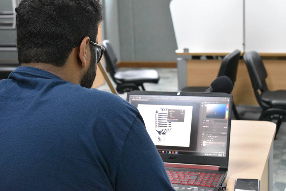 مساع لدعم جهود التوطين في مهن الاتصالات وتقنية المعلومات.