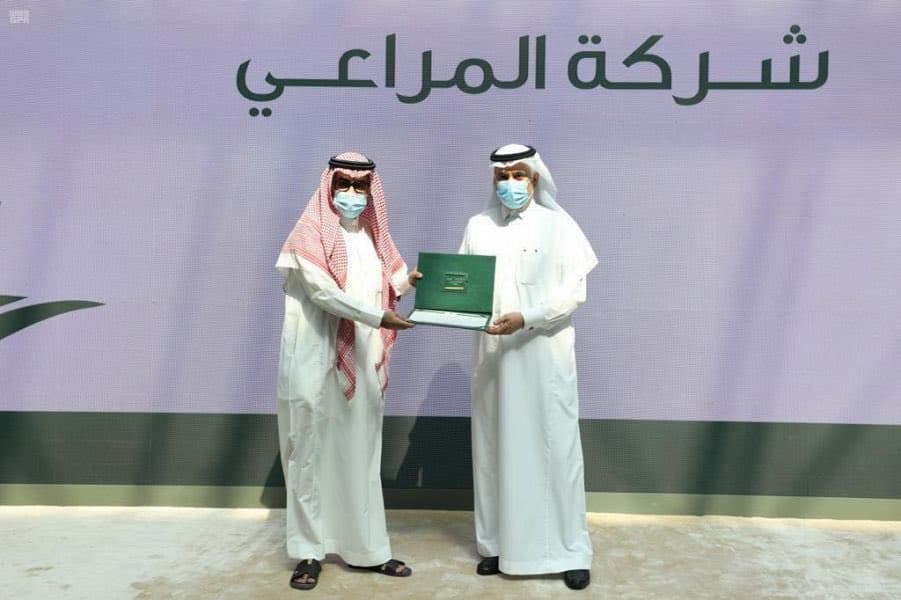 وزير "البيئة " يسلم شهادات الممارسات الزراعية الجيدة السعودية "سعودي قاب"