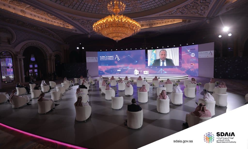قمة الذكاء الاصطناعي تفتتح أعمال اليوم الثاني بتوقيع 3 اتفاقيات مع IBM وعلي بابا وهواوي