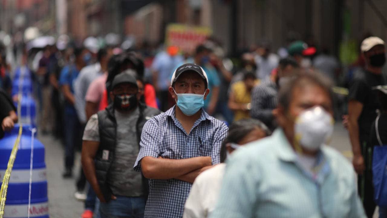 الكمامات تمثل القاعدة السائدة المعمول بها المكسيك.