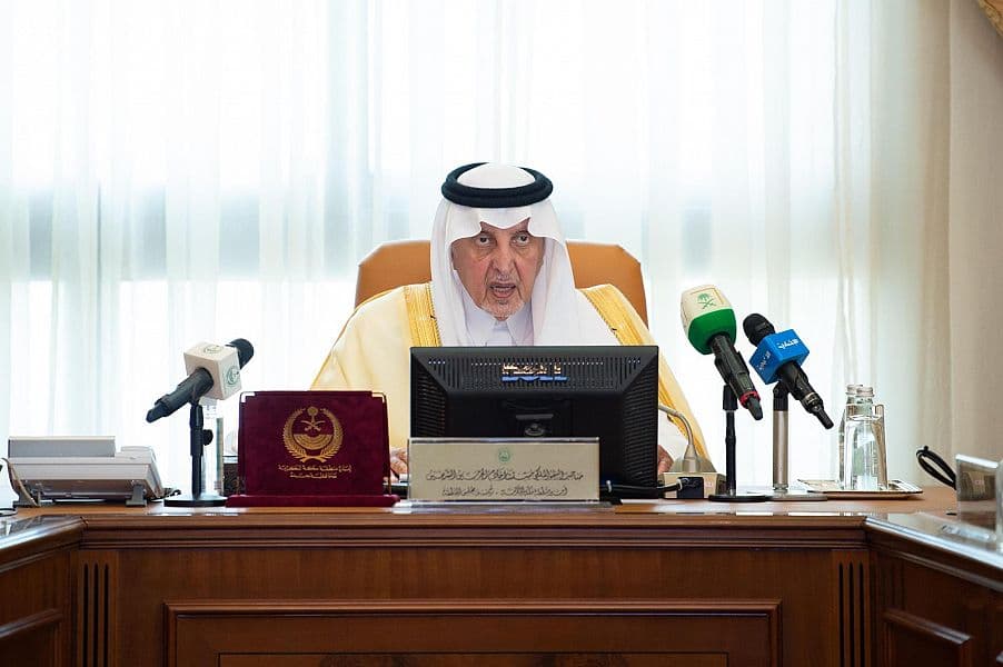 أمير مكة المكرمة يتفقد المشاريع الجاري تنفيذها في جدة