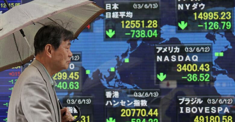 الأسهم اليابانية تتراجع عن ذروة 30 عاما مع تحول التركيز إلى أرباح الشركات