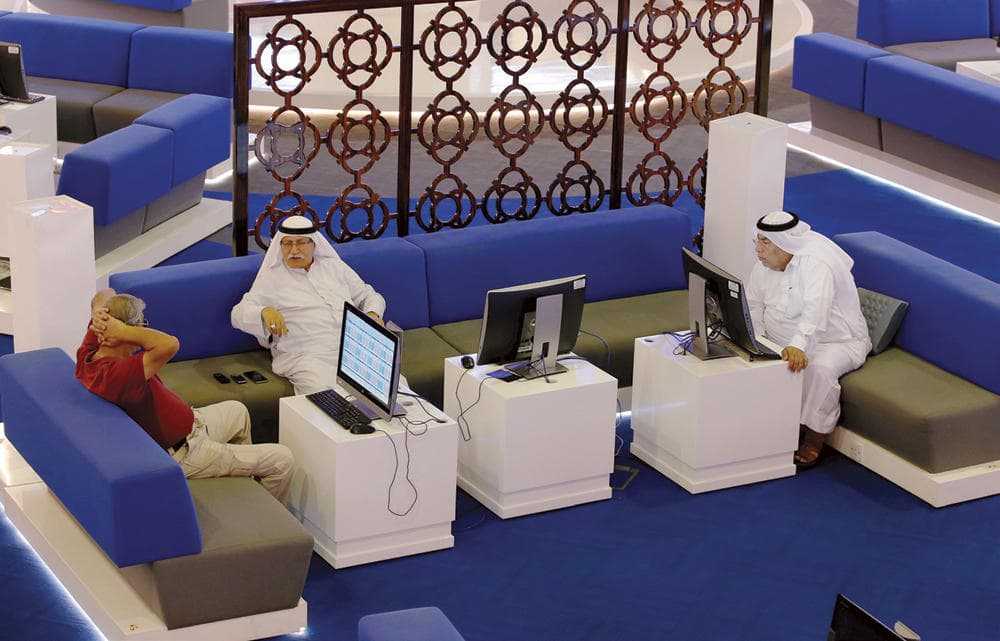 تراجع معظم بورصات الخليج والكويت تصعد بفضل البنوك