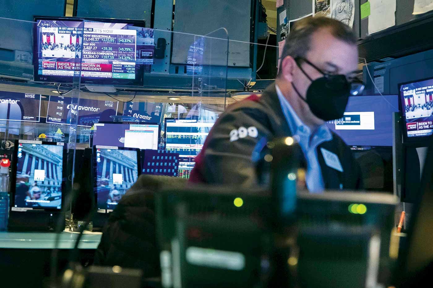 الأسهم الأمريكية تداول على انخفاض مع تأثر شركات التكنولوجيا بالتقيمات