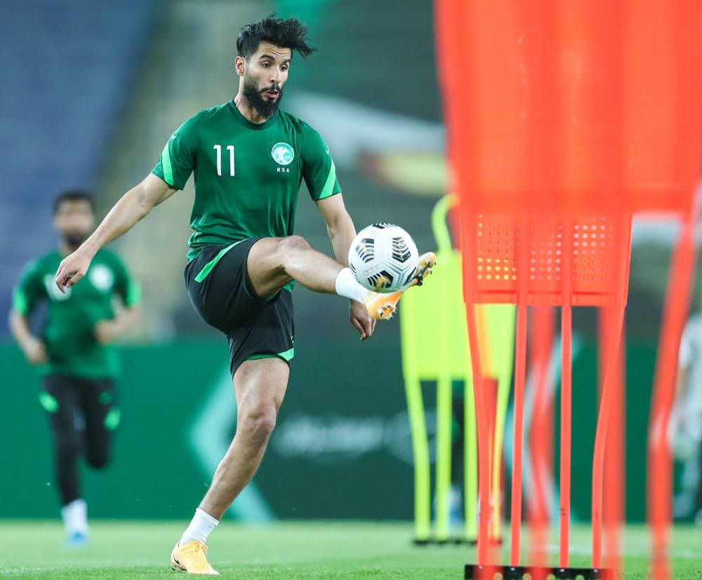 الشهري خلال تدريب الأخضر أمس.