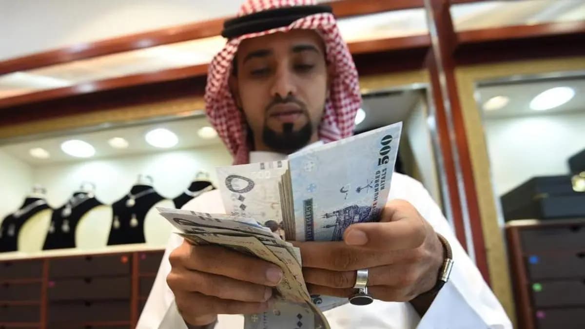 الرياض تستحوذ على ثلث إنفاق المستهلكين الأسبوعي.. قطاع "الفنادق" الأكثر نموا