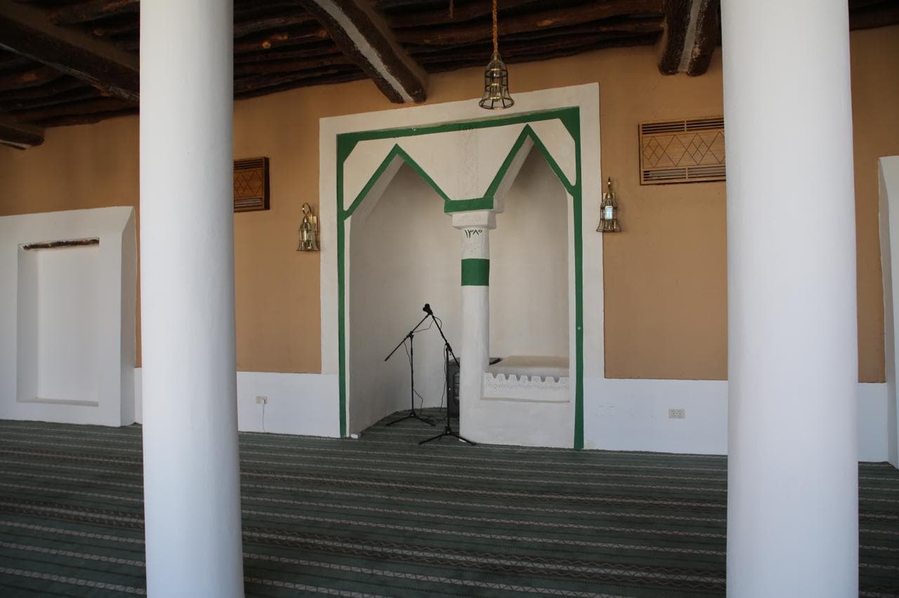 من مشروع الأمير محمد بن سلمان لتطوير المساجد التاريخية.. مسجد قفار في حائل الذي يتسع لـ 1400 مصل