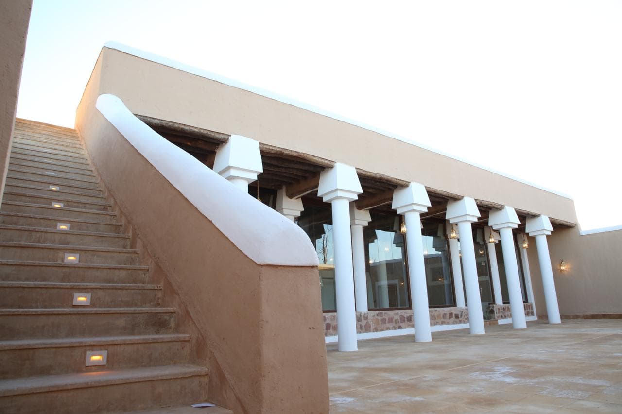 من مشروع الأمير محمد بن سلمان لتطوير المساجد التاريخية.. مسجد قفار في حائل الذي يتسع لـ 1400 مصل