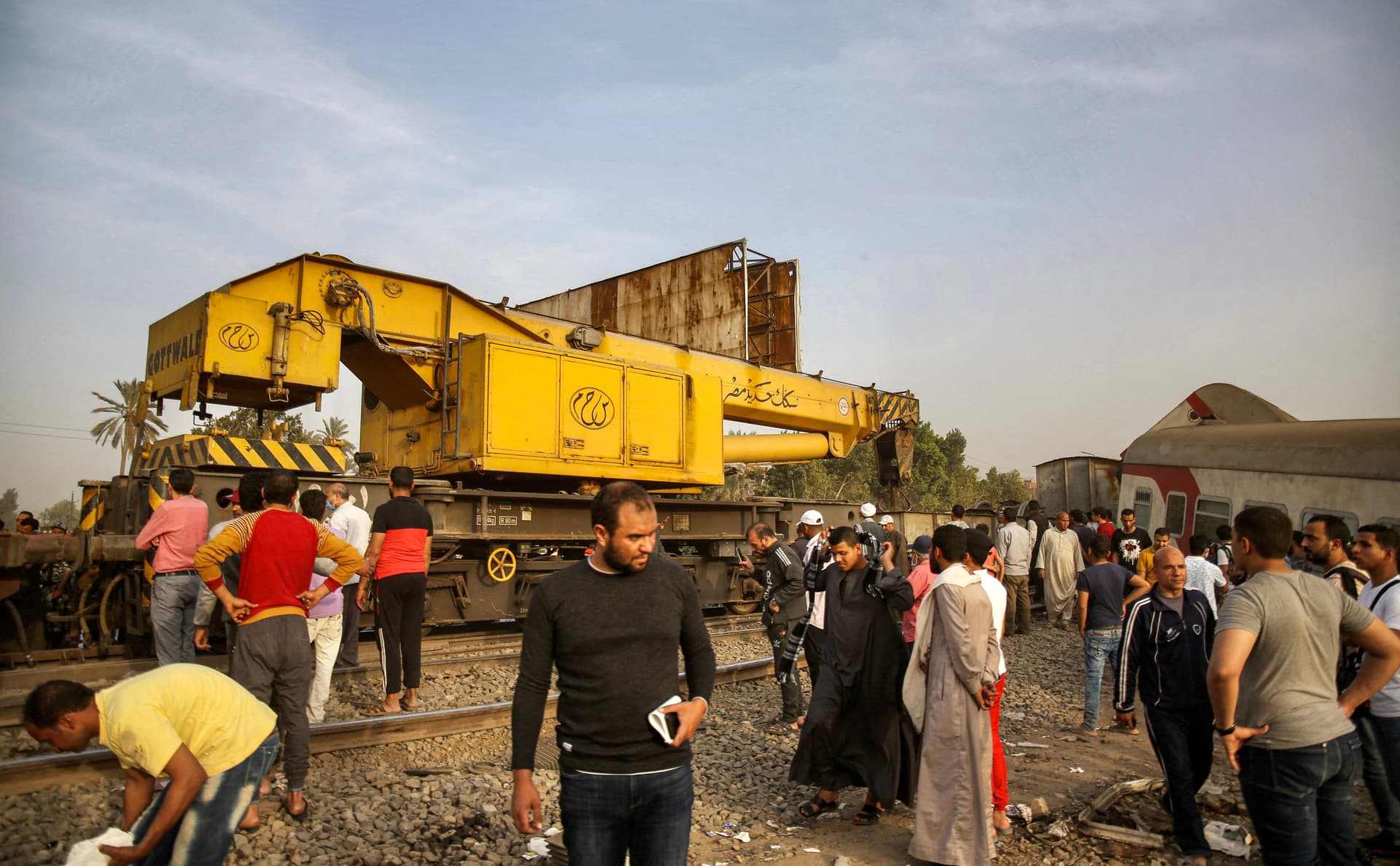 مصر : إصابة 100 شخص في حادث انقلاب عربات قطار القليوبية