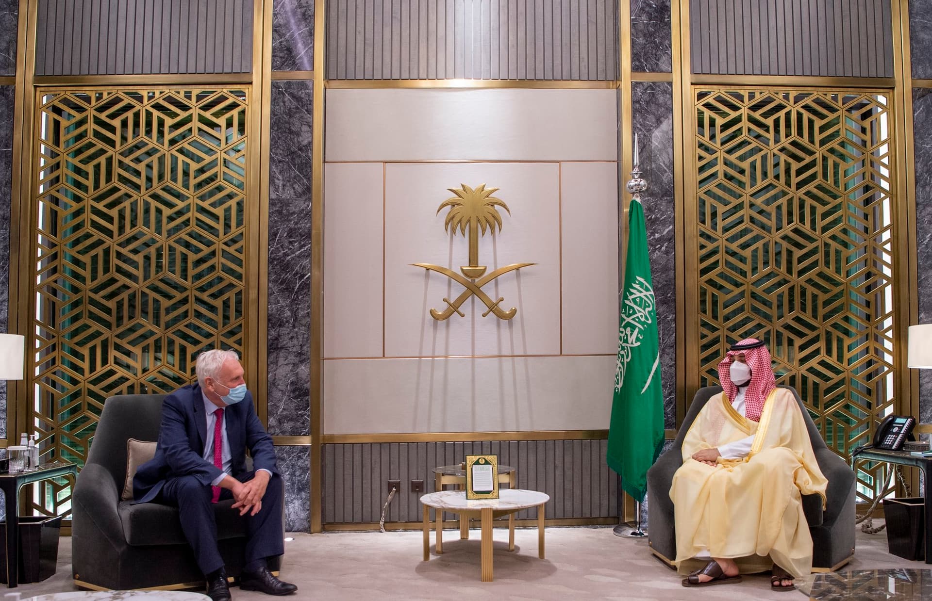 ولي العهد يستعرض مع مبعوث رئيس وزراء بريطانيا العلاقات الثنائية وفرص تعزيزها