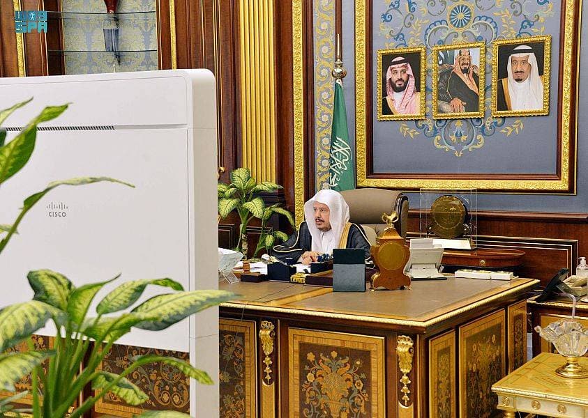 جانب من جلسة مجلس الشورى التي عقدها عبر الاتصال المرئي أمس.