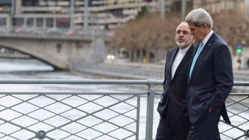 من أبرز الهتافات ضد ظريف: "الموت لوزير الأجانب".