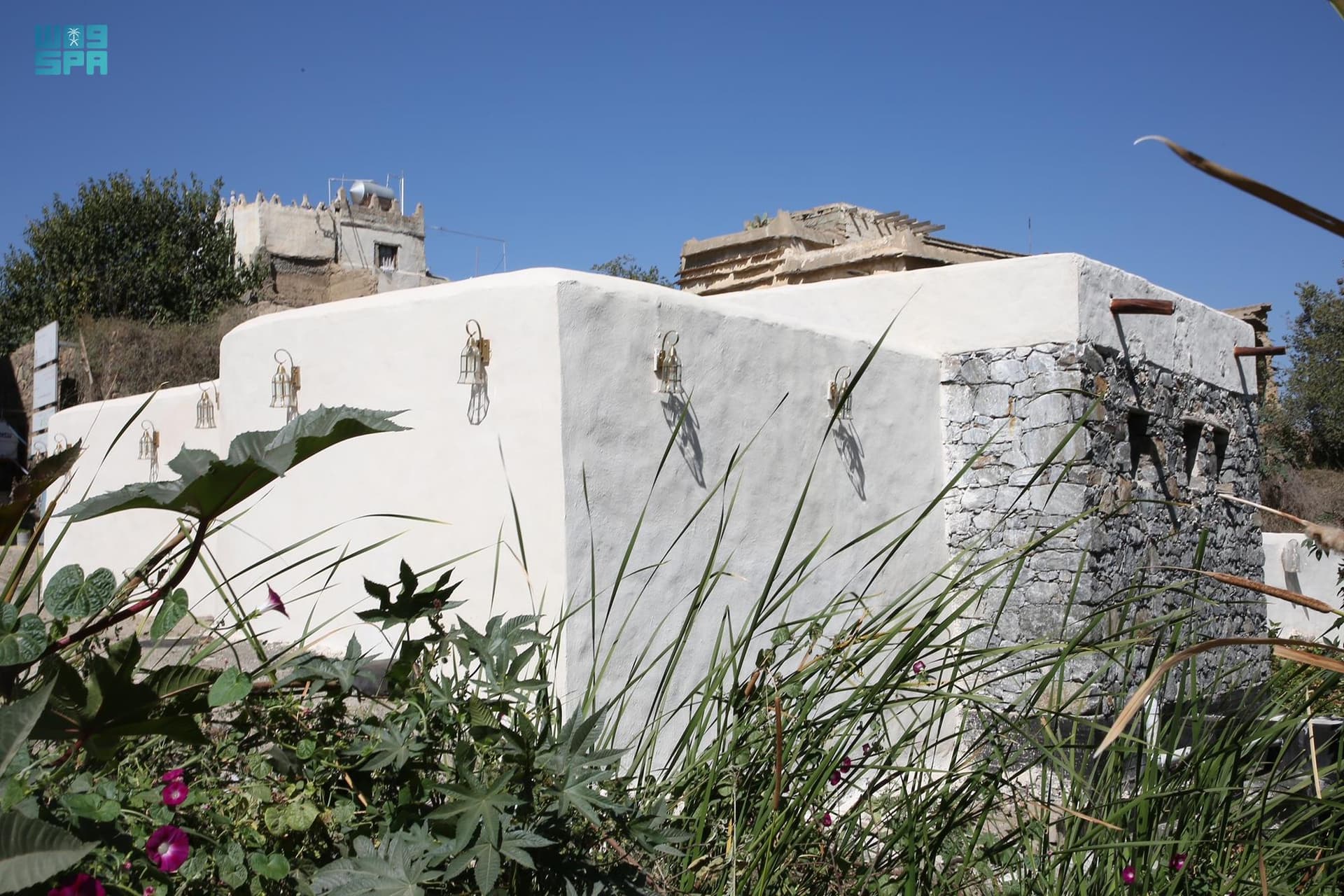 ضمن مشروع ولي العهد لتطوير المساجد التاريخية .. مسجد النصب التراثي في أبها