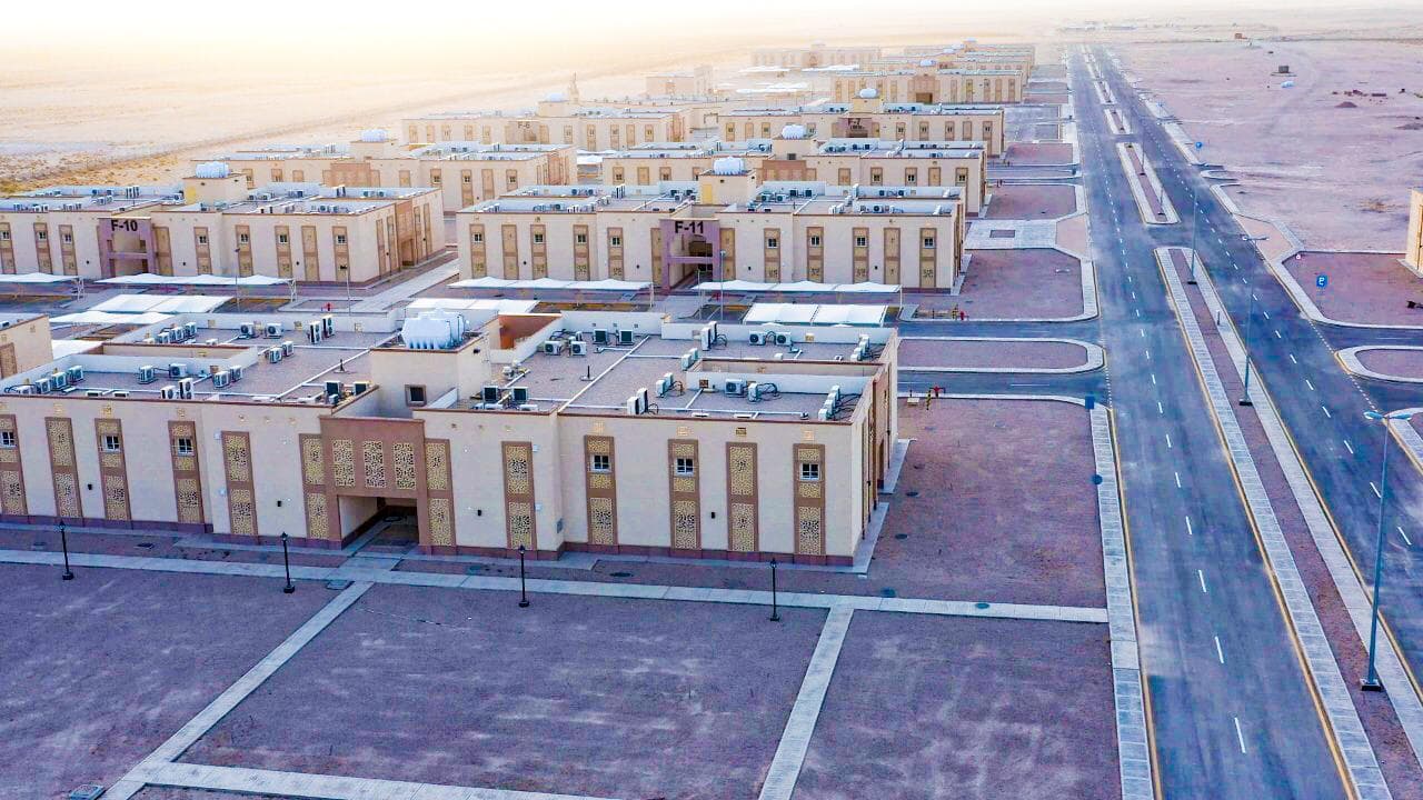 ولي العهد يدشن 8 مشروعات سكنية وطبية لمنسوبي "الدفاع" بـ 4 مليارات ريال