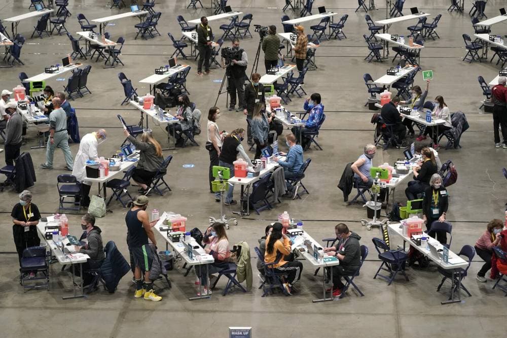 يدعي أنصار الرنا المرسال أن لقاحات كوفيد - 19 مجرد البداية.