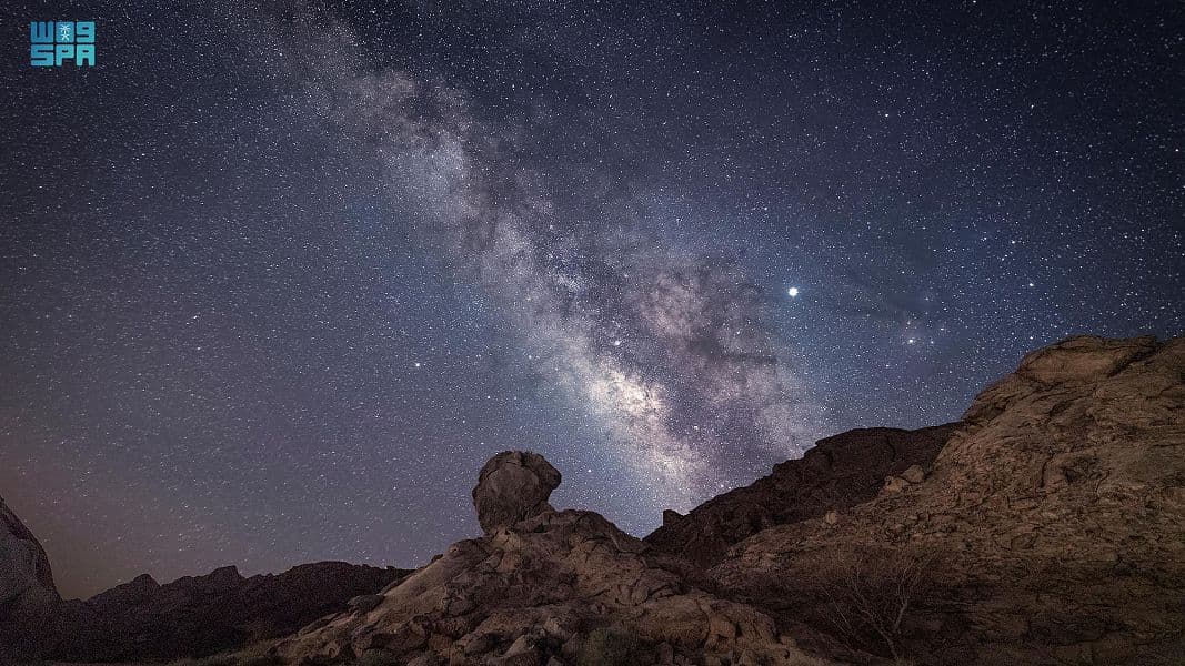 السعودية موطن رحب لرصد النجوم والمجرات .. أرض خصبة للسياحة الفلكية