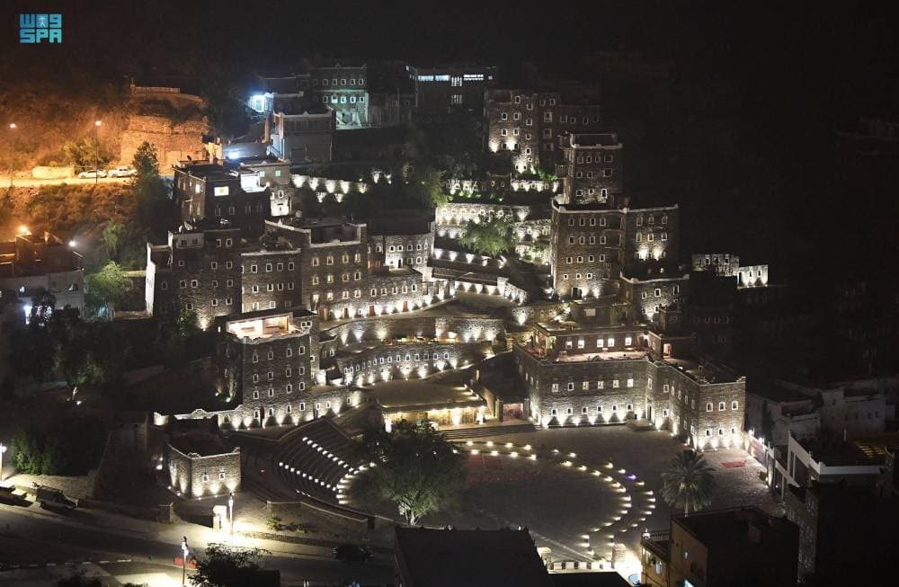 تحتضن عسير كثيرا من المتاحف التي تحتوي على قطع فنية تجذب الزوار.