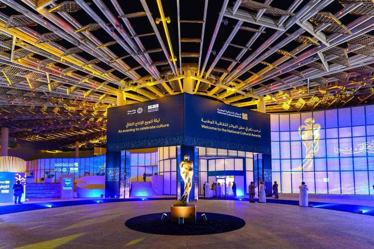 ابتكرت وزارة الثقافة نموذجا فريدا لمبادرة "الجوائز الثقافية الوطنية".