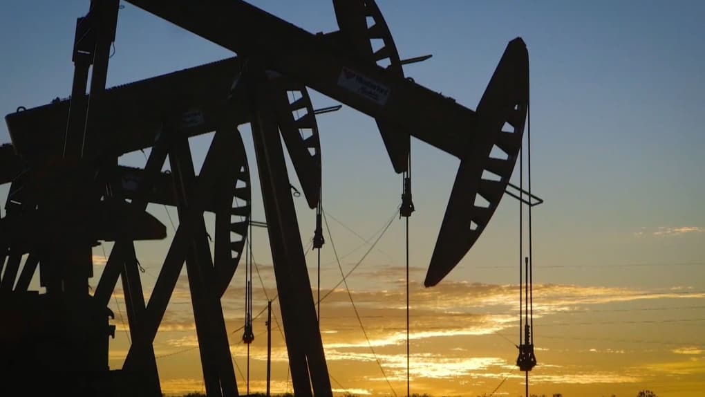 أسعار النفط تهبط في ظل نفاد قوة دفع الانتعاش.. "برنت" عند 72.6 دولارا