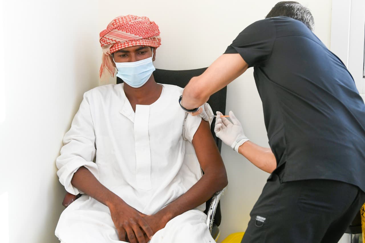 2,387 مستفيد من مركز لقاحات مهرجان ولي العهد للهجن
