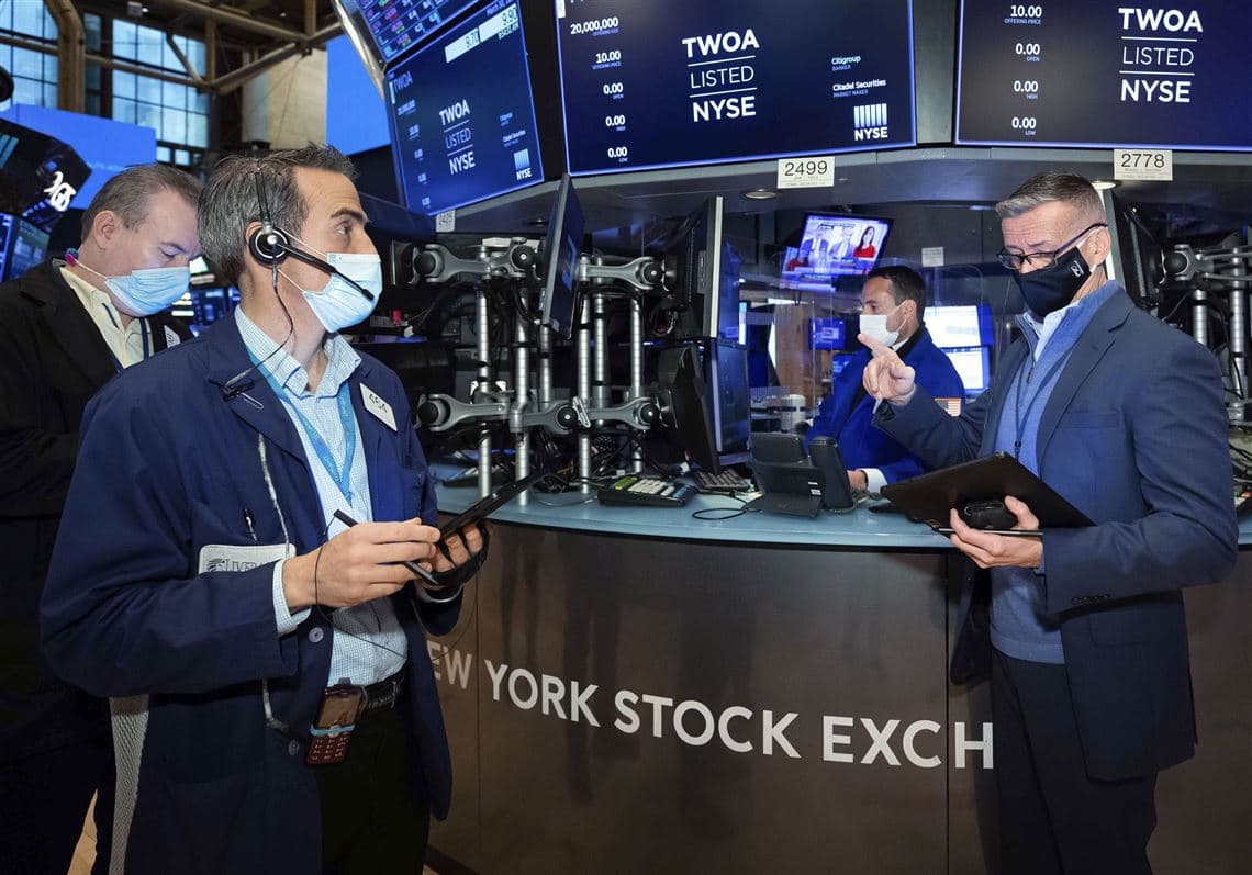 وول ستريت تبدأ تعاملاتها على ارتفاع طفيف بفعل الشكوك الاقتصادية