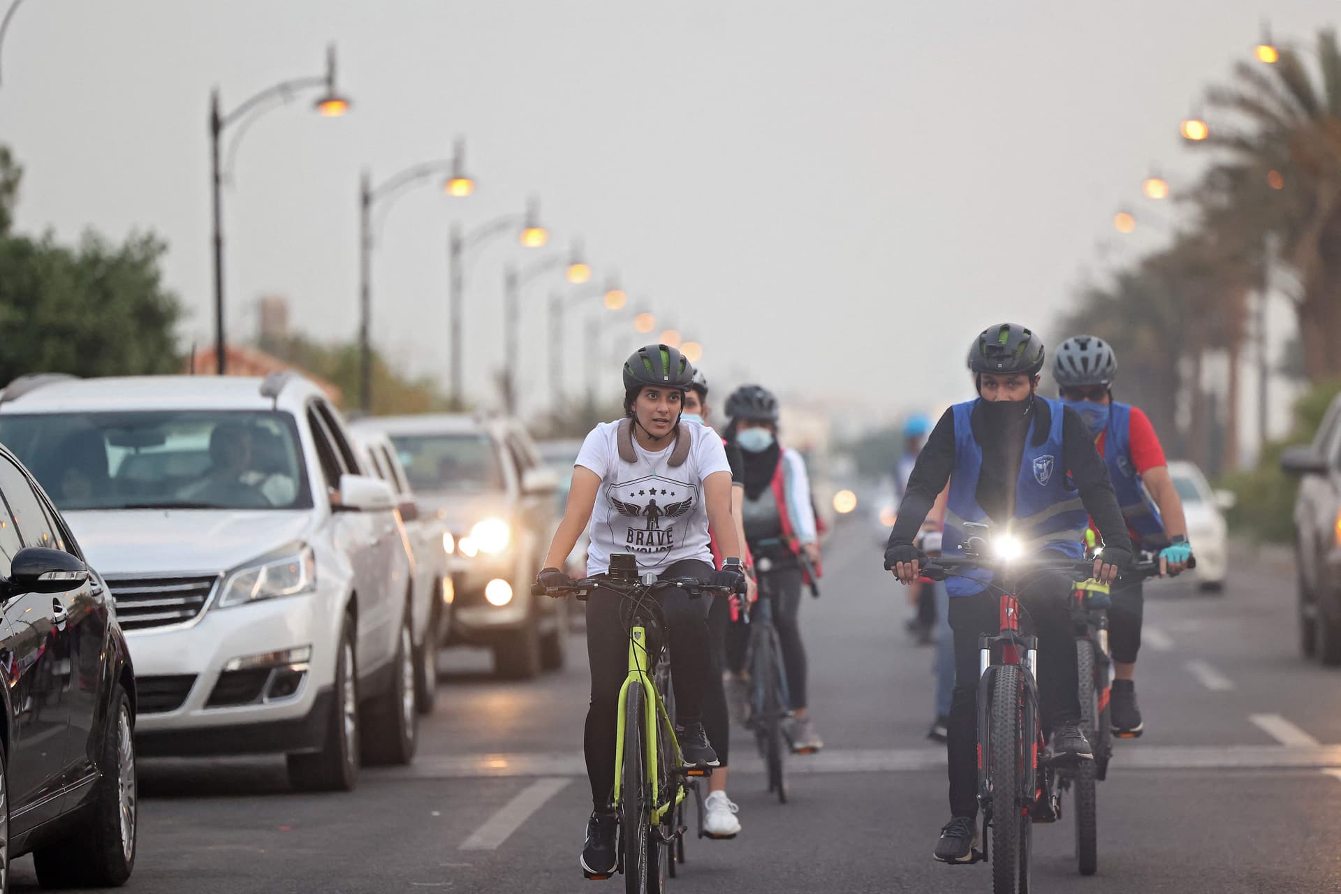 للحفاظ على الصحة واللياقة.. سعوديات يمارسن رياضة ركوب الدراجات