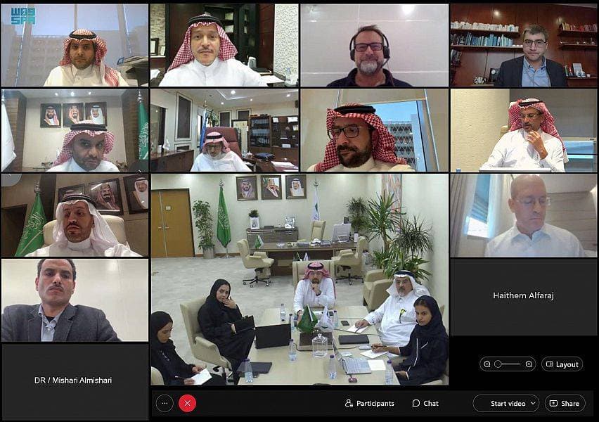 جانب من الاجتماع الأول لمجلس إدارة مركز الثورة الصناعية الرابعة في المملكة.