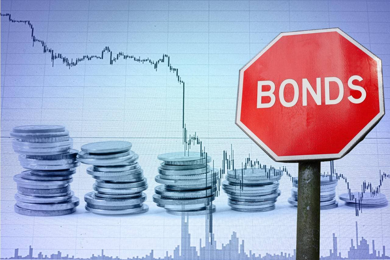 يخشى كثير من المستثمرين الآن أن موجة الصعود الطويلة والقوية بشكل ملحوظ في أسواق الدخل الثابت ربما باتت قريبة من نهايتها.