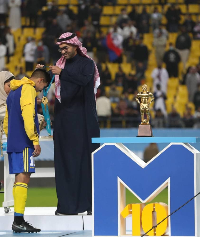 جانب من تتويج بوكا جونيورز وأبناء مارادونا. تصوير: سعد العنزي ـ "الاقتصادية"