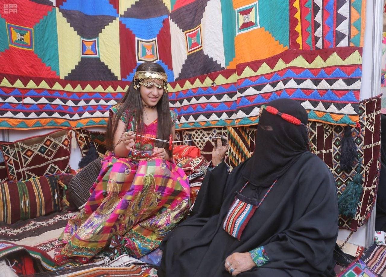 أمير المدينة المنورة يعتمد خطة العودة الآمنة لموظفي الإمارة والمحافظات