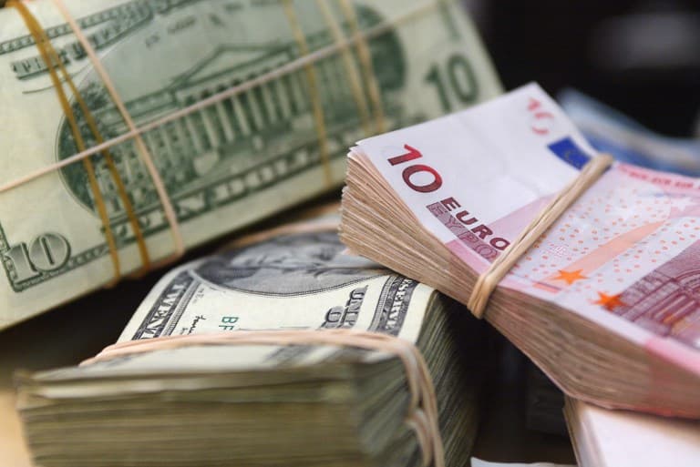 ارتفاع مؤشر تقلبات اليورو مع تصاعد الأزمة الأوكرانية