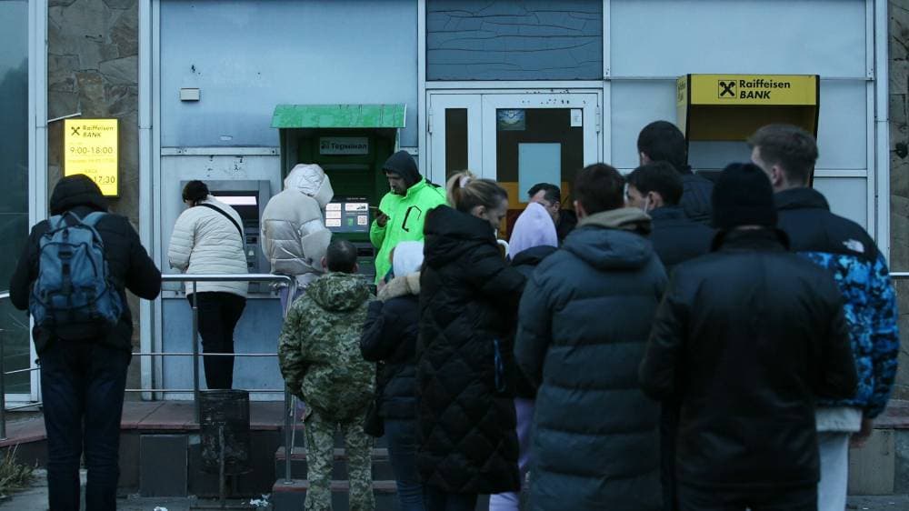 توقعت "فيتش" أن يواجه النشاط الاقتصادي تأثير حاد على الأموال.