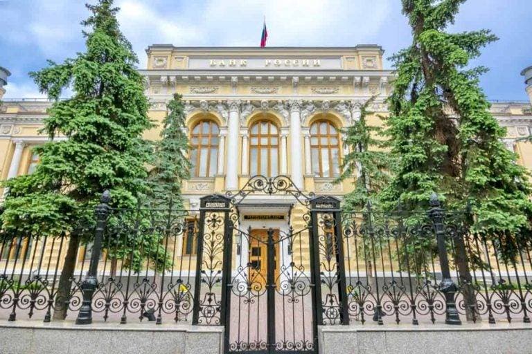 استبعاد البنوك الروسية من نظام سويفت.. من المتضرر أكثر ؟