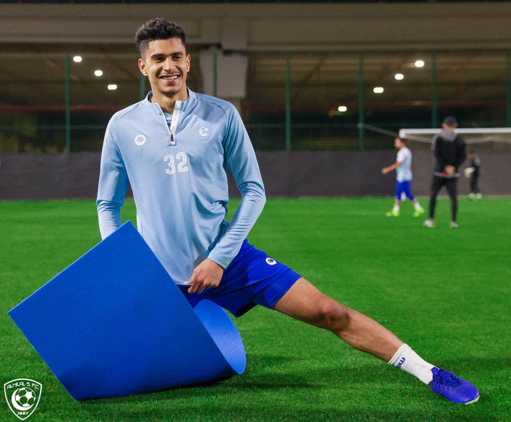 المفرج خلال التدريبات اللياقية أمس. مركز الهلال الاعلامي