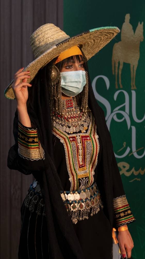 لمسات تراثية من مناطق المملكة كافة.