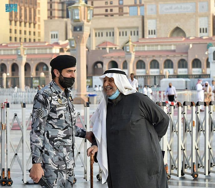 رجال الأمن .. صور مشرفة وهمة عالية في خدمة ضيوف المسجد النبوي