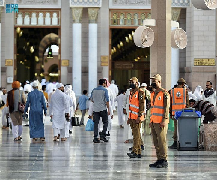 رجال الأمن .. صور مشرفة وهمة عالية في خدمة ضيوف المسجد النبوي