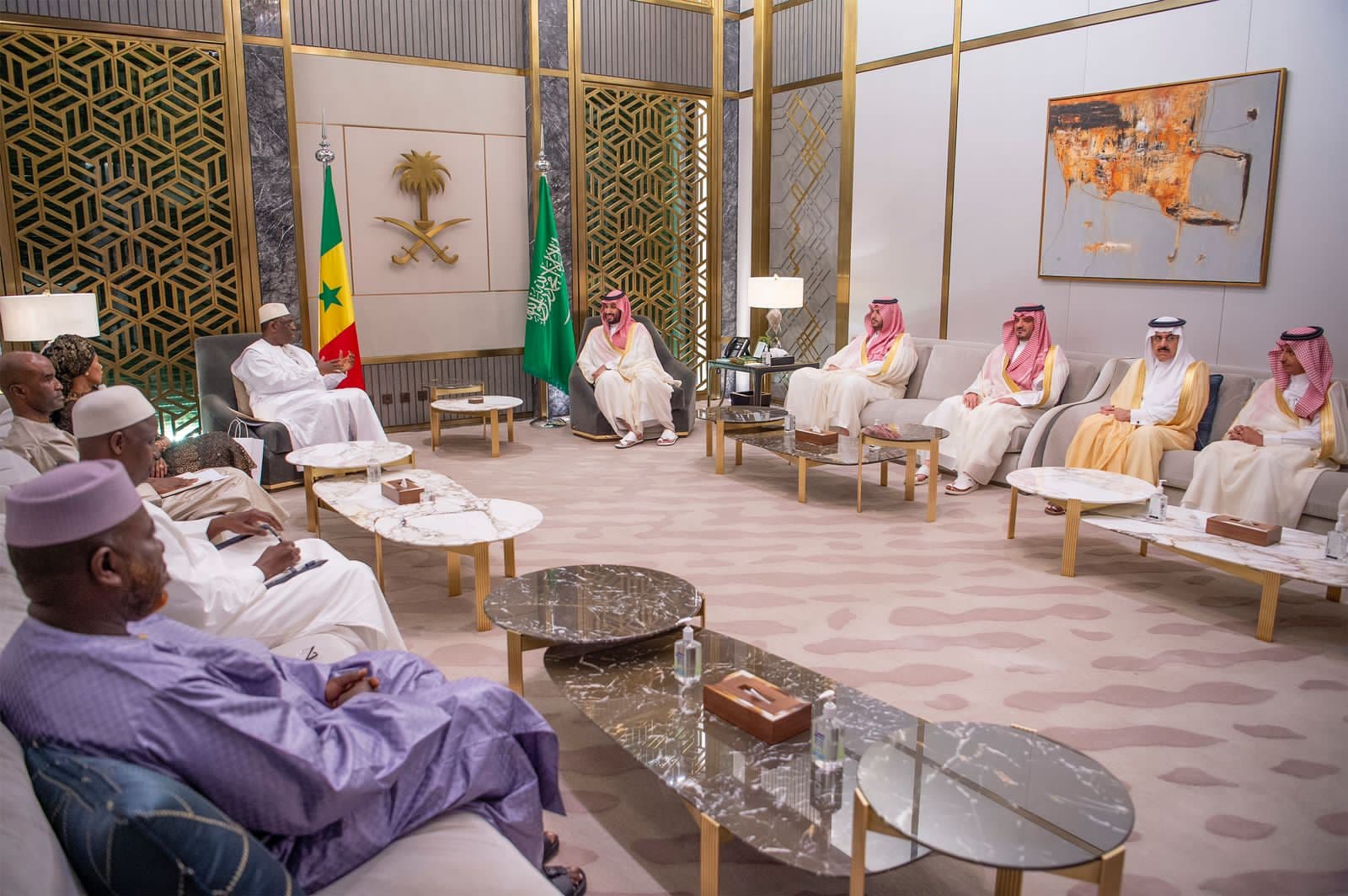 ولي العهد يستقبل رئيس السنغال ويبحث معه التعاون الثنائي