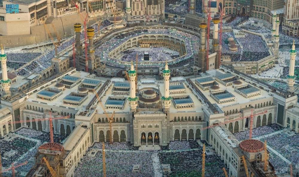 توزيع المصلين طيلة أيام شهر رمضان على جميع أدوار مبنى التوسعة. "واس"